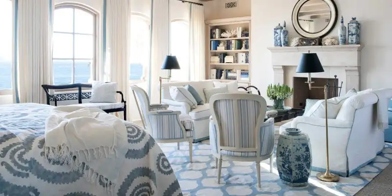 1470694917-blue-white-master-bedroom0916.webp