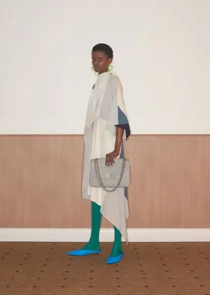 1510659957476362-02-balenciaga-resort-2018.webp