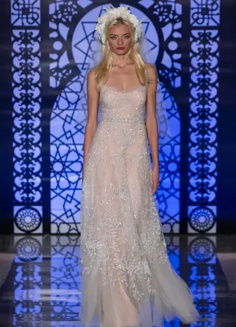 15Reem-Acra-Bridal-Fall-201.webp
