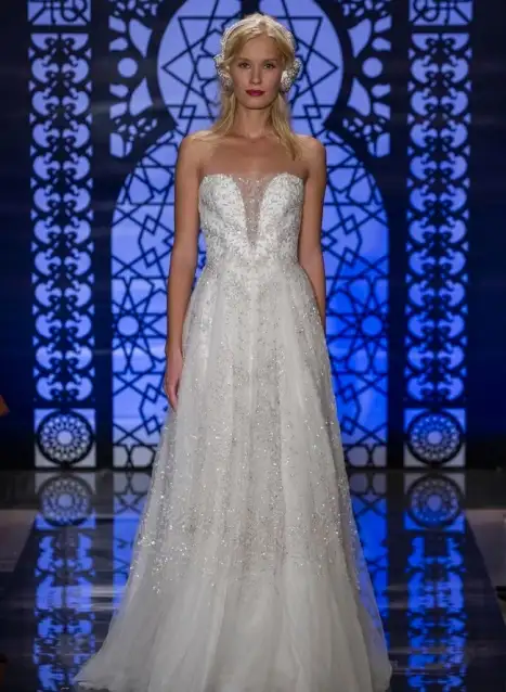 16Reem-Acra-Bridal-Fall-201.webp