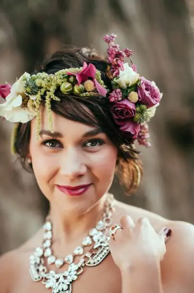 17-a-shflowers-and-greenery-and-a-matching-lipstick.webp