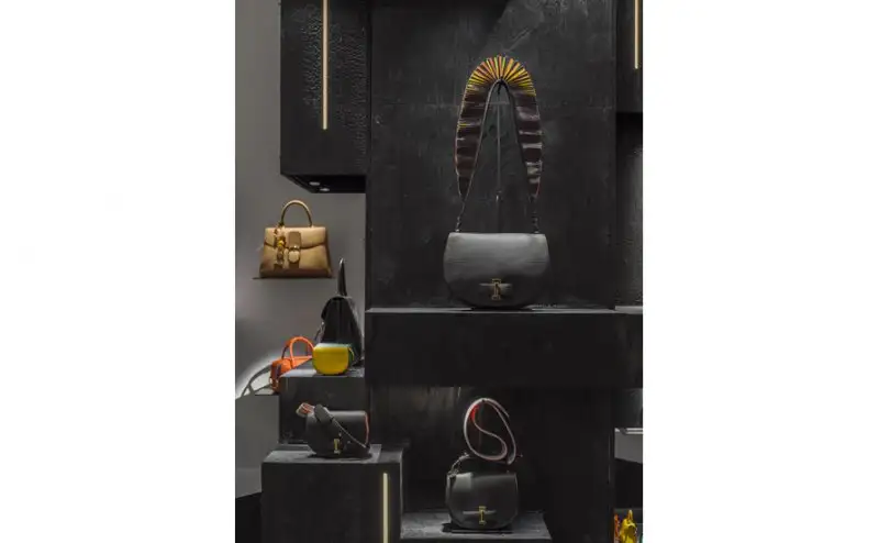 1710-Delvaux-Showroom2-121.webp