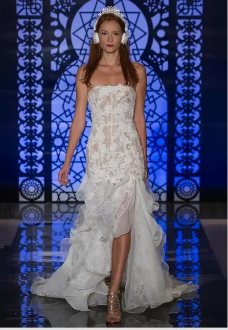 17Reem-Acra-Bridal-Fall-201.webp
