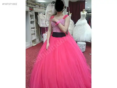 187371002n7b.webp