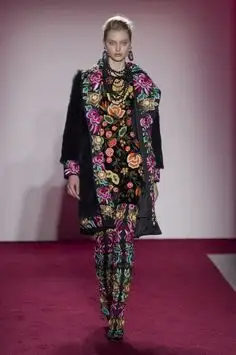 1890589a7381c2bb1b0f016029f48391--naeem-khan-new-york-fashion.webp