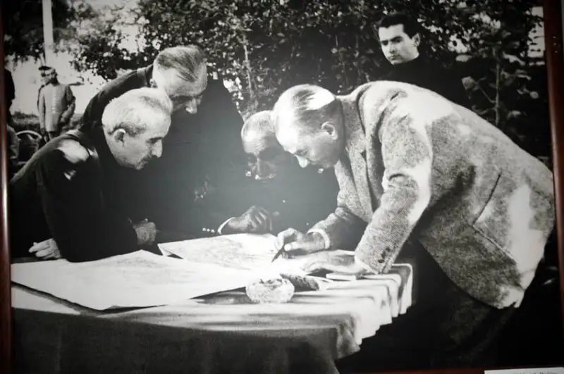 1947865-gorulmemis-ataturk-fotograflari.webp