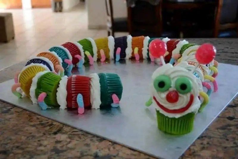 2-colorful-centipede-cupcakes.webp