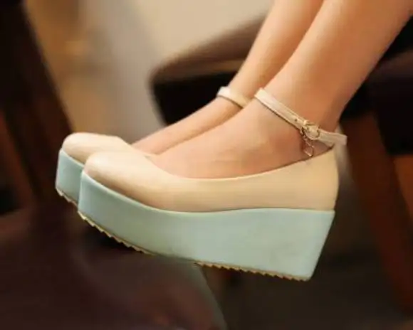 2012013535_dolgu_topuk_ayakkab_modelleri_en_gzel_yeni_topu_2763topuklu257.webp