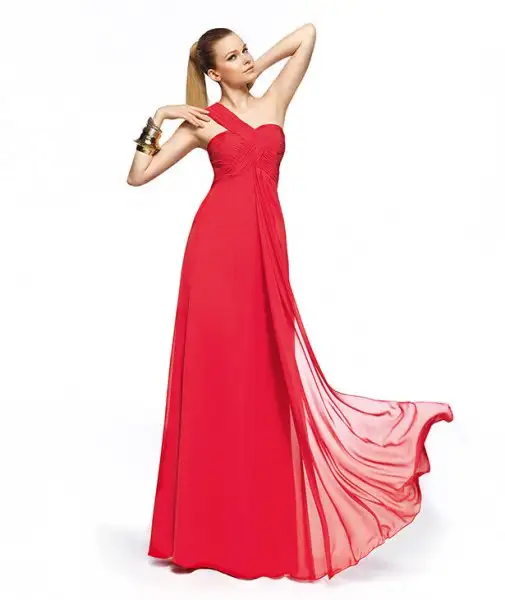 2013-kırmızı-sade-abiye-elbise-modeli.webp