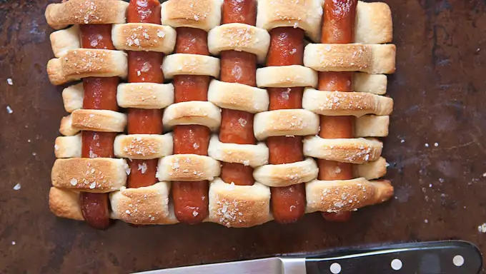 2014-06-20-woven-hot-dogs-6-680x384.webp
