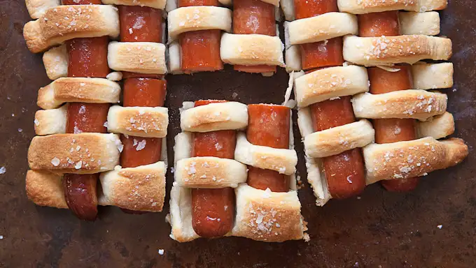 2014-06-20-woven-hot-dogs-7-680x384.webp