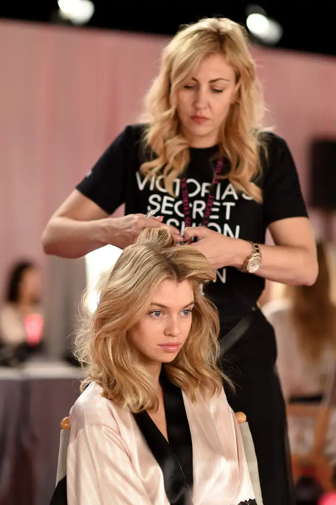 2014_Victoria_Secret_Fashion_Show_Hair_Makeup_CL.webp