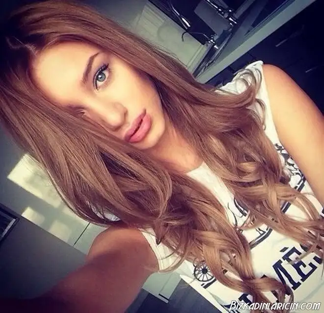 2015-KARAMEL-SAÇ-RENGİ-MODELLERİ.webp