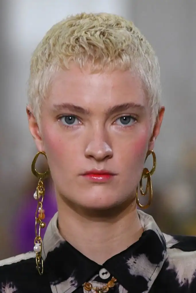 2023_makyaj_trendleri_modasi (13).webp
