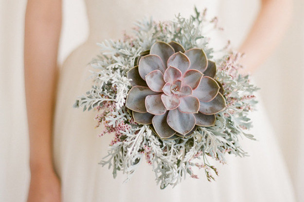 23-wedding-succulents-that-will-make-you-forget-a-2-15507-1458309964-0_dblbig.jpg