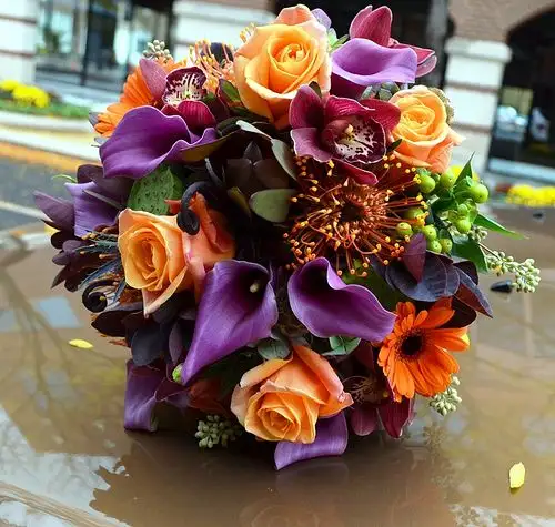 27-Romantic-Fall-Wedding-Bouquets-1.webp