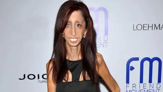 28353426.webp