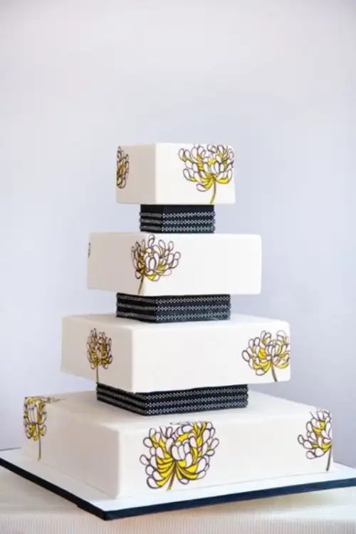 30-creative-and-lovely-hand-painted-wedding-cakes-11-500x750.webp
