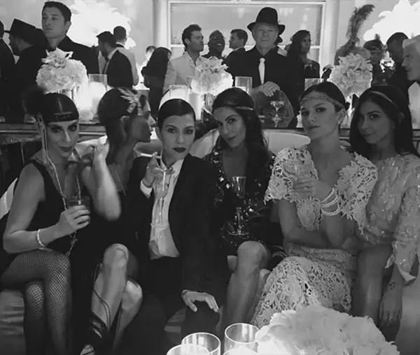 300-kris-jenner-birthday-60th-party-kourtney-kardashian-4-110615.webp