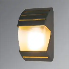 3210-007aluminyumGovdeliPolikarbonCamliBahce-DuvarAydinlatmaApligi.webp