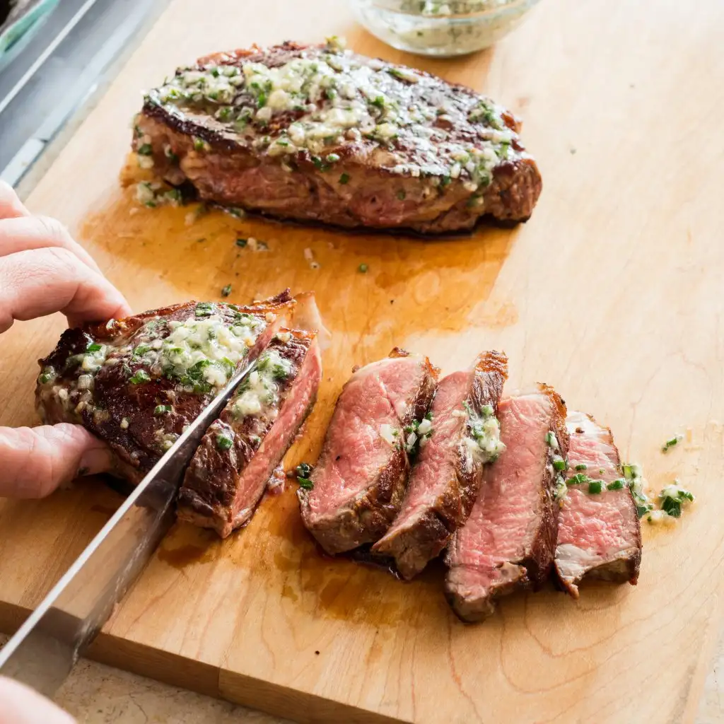 32394_sfs-thick-cut-steaks-with-herb-butter-034.webp