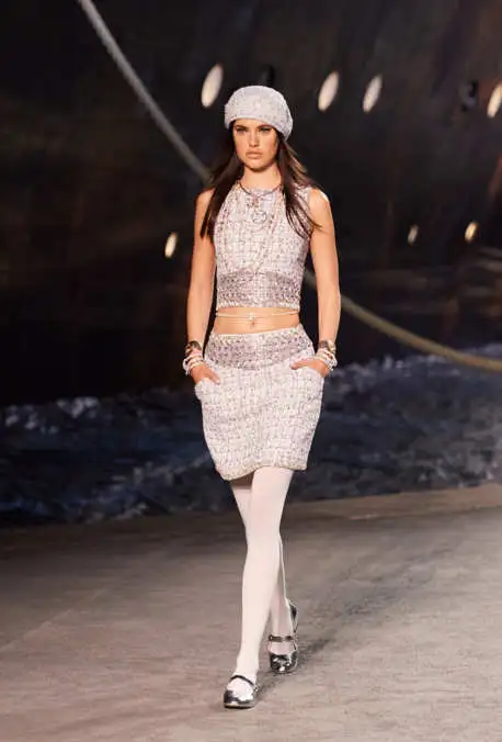 32_nocrop_w404_h338_2x.webp