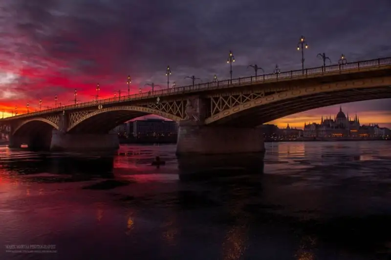333019c4ff05452282386d9774e448f4.jpg.1000x0_q85_autocrop_crop-smart_upscale.webp