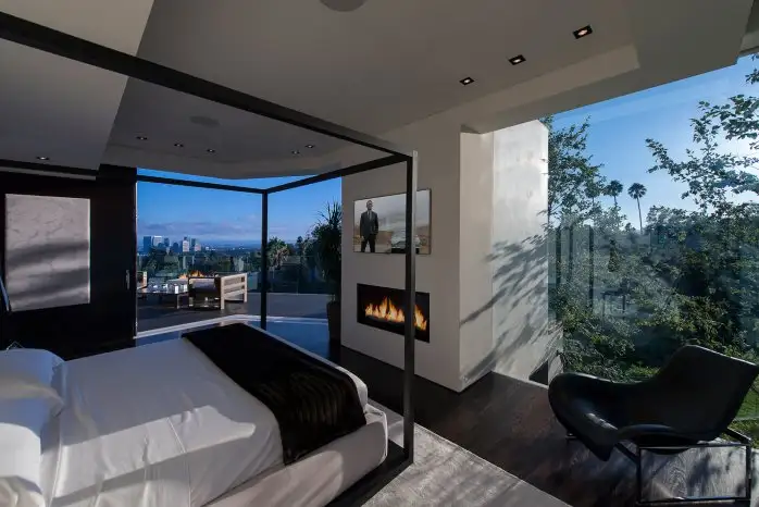 34LaurelWayguestbed.webp