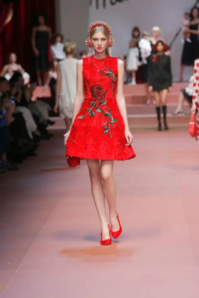36074_dolce-gabbana-women-winter-1.webp
