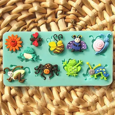 3d-silicone-fondant-mould-animal-insect-cake-decorating-mold.webp