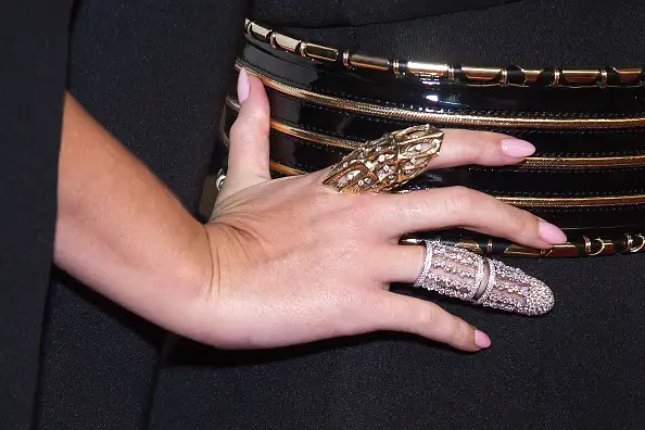 495687862-singer-katy-perry-jewelry-detail-attends-the-getty.webp