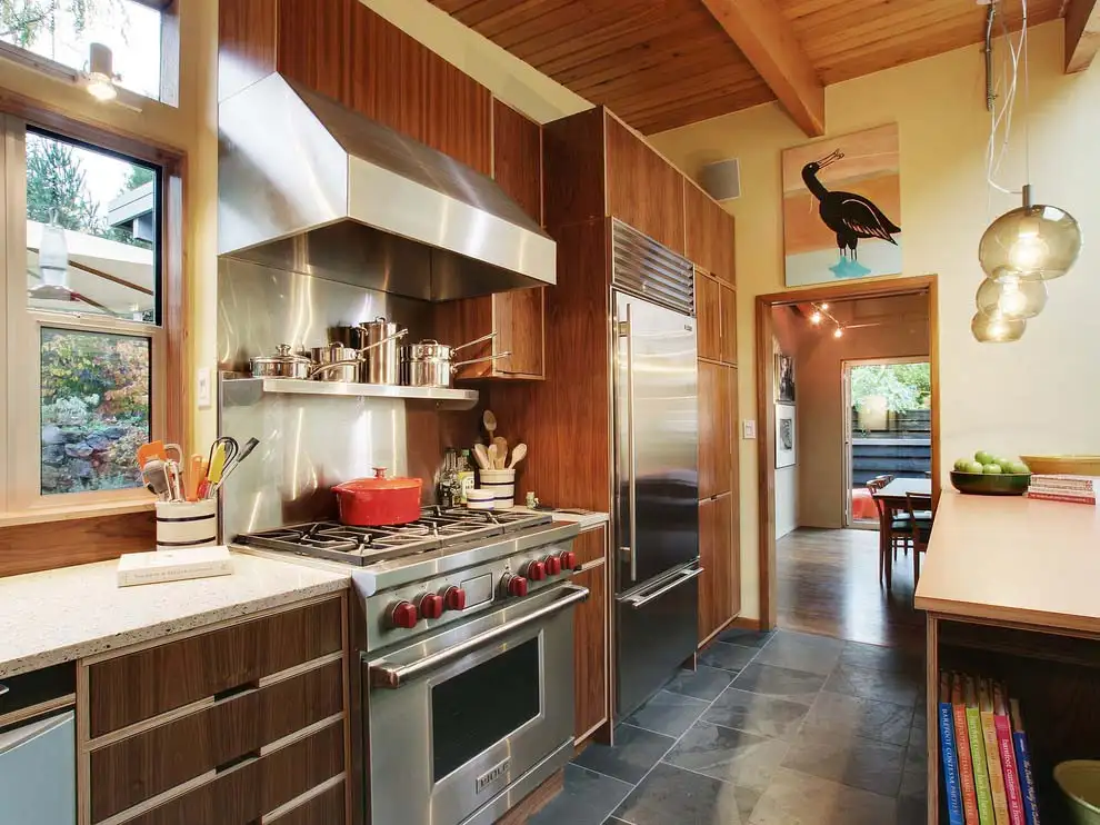 5-Modern-Kitchen.webp