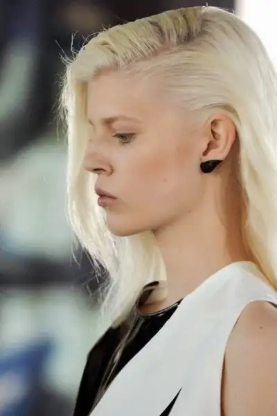 54bd8739a5575_-_backstage-beauty-tips-vaccarello-clpr-rs15-0535-63037912-lg.webp