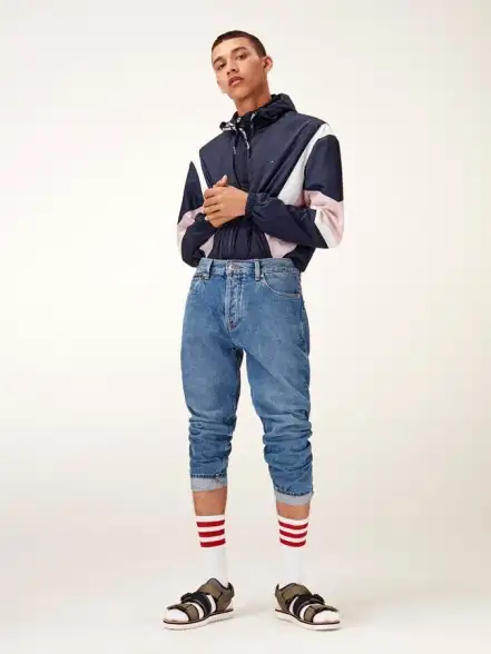 591517838796_TH_SS18_TommyJeans_Lookbook_Look20%20(Copy).webp