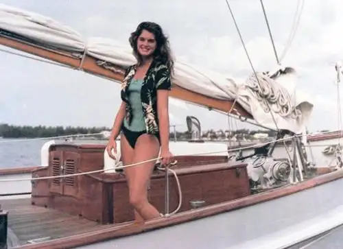 600full-brooke-shields (7).webp