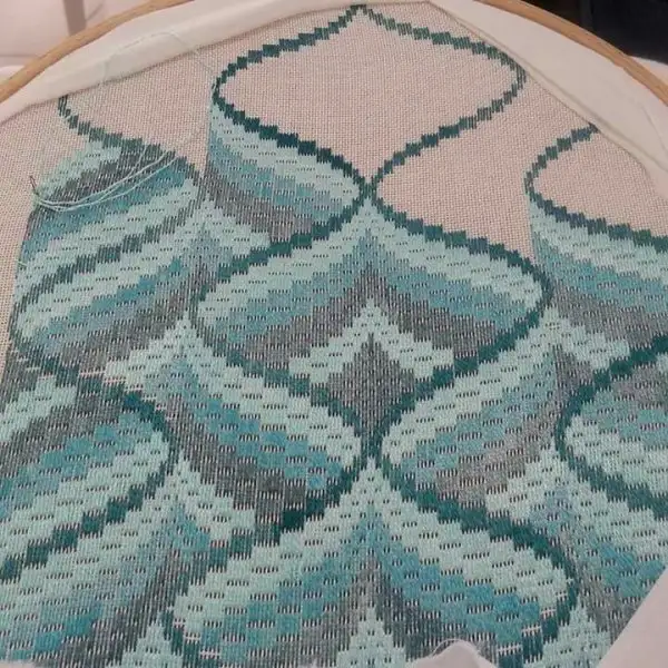 70008caa8049a566bc561f1c1c2306e5--bargello-needlepoint-needlepoint-stitches.webp