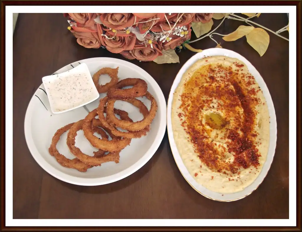 9-Çıtır Soğan Halkaları & Humus.webp
