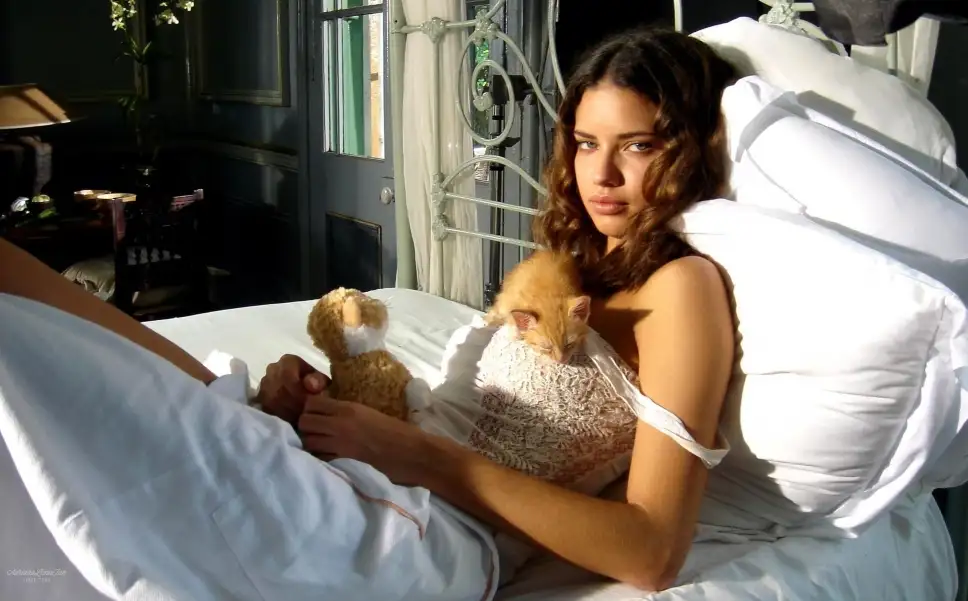 968full-adriana-lima.webp