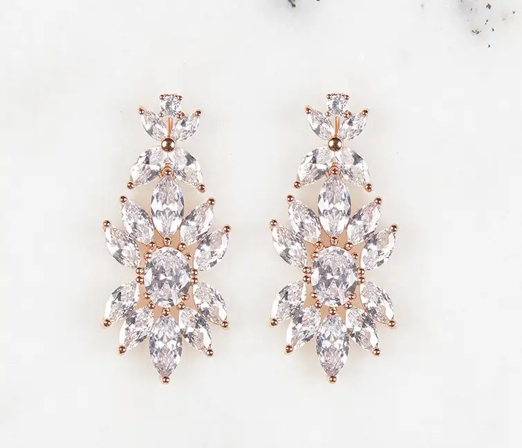abiye-kupesi-rose-gold-kristalli-abiye-taki-oleg-cassini-14117-66-B.webp