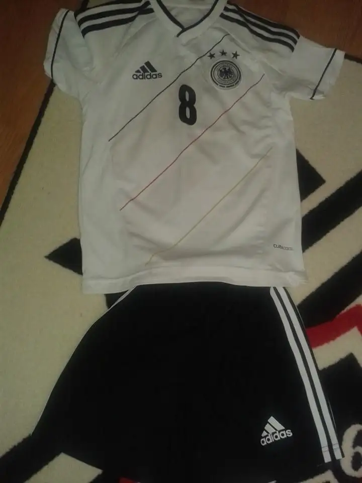 ADIDAS MESUT ÖZİL FORMASI 10 TL.webp