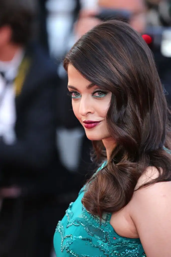 aishwarya-rai-at-carol-premiere-at-cannes-film-festival_7.webp