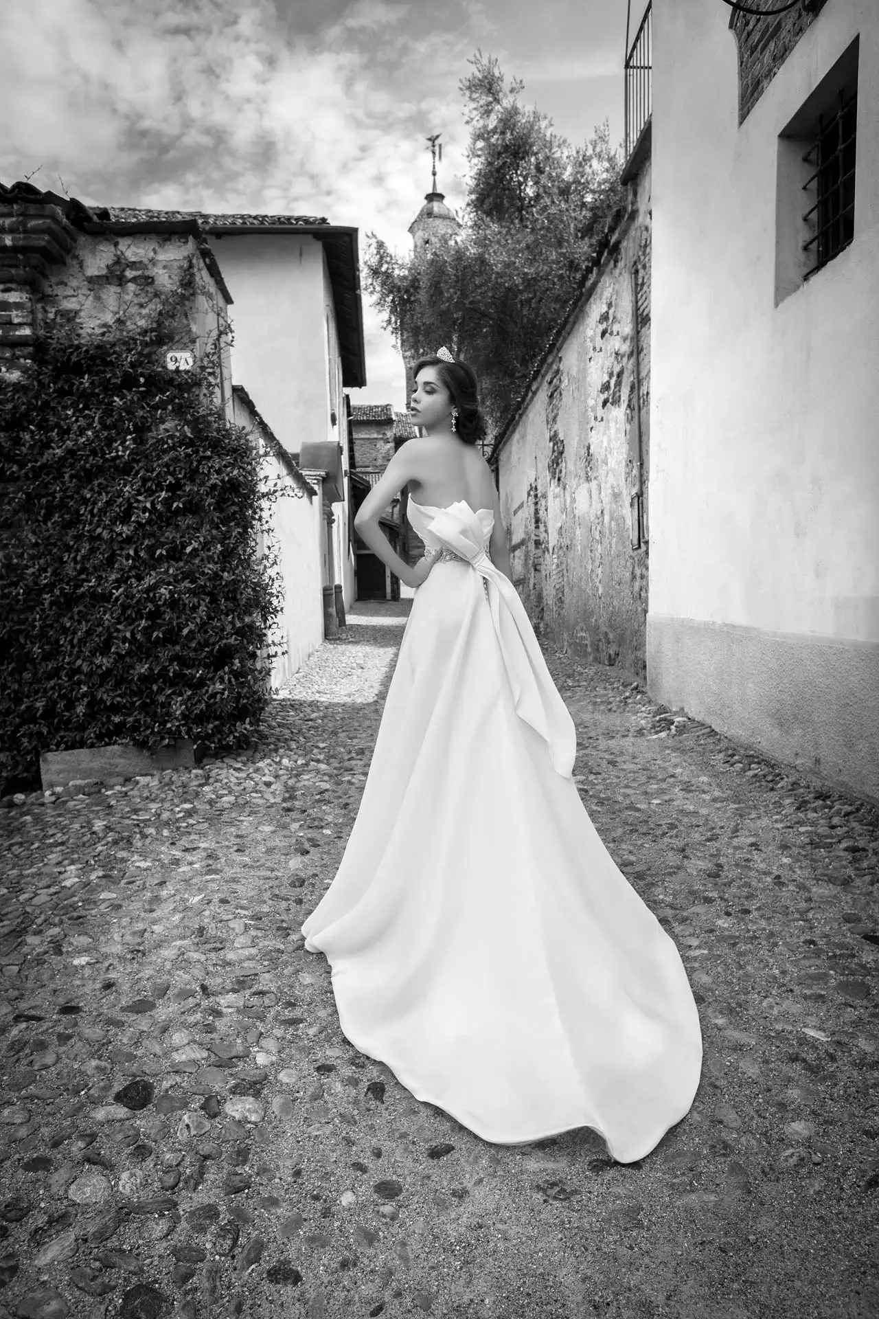alessandra-rinaudo-ARAB15601IV-SABRINA-B-AR_CollezioneSposa2015-moda-sposa-2015-71.webp