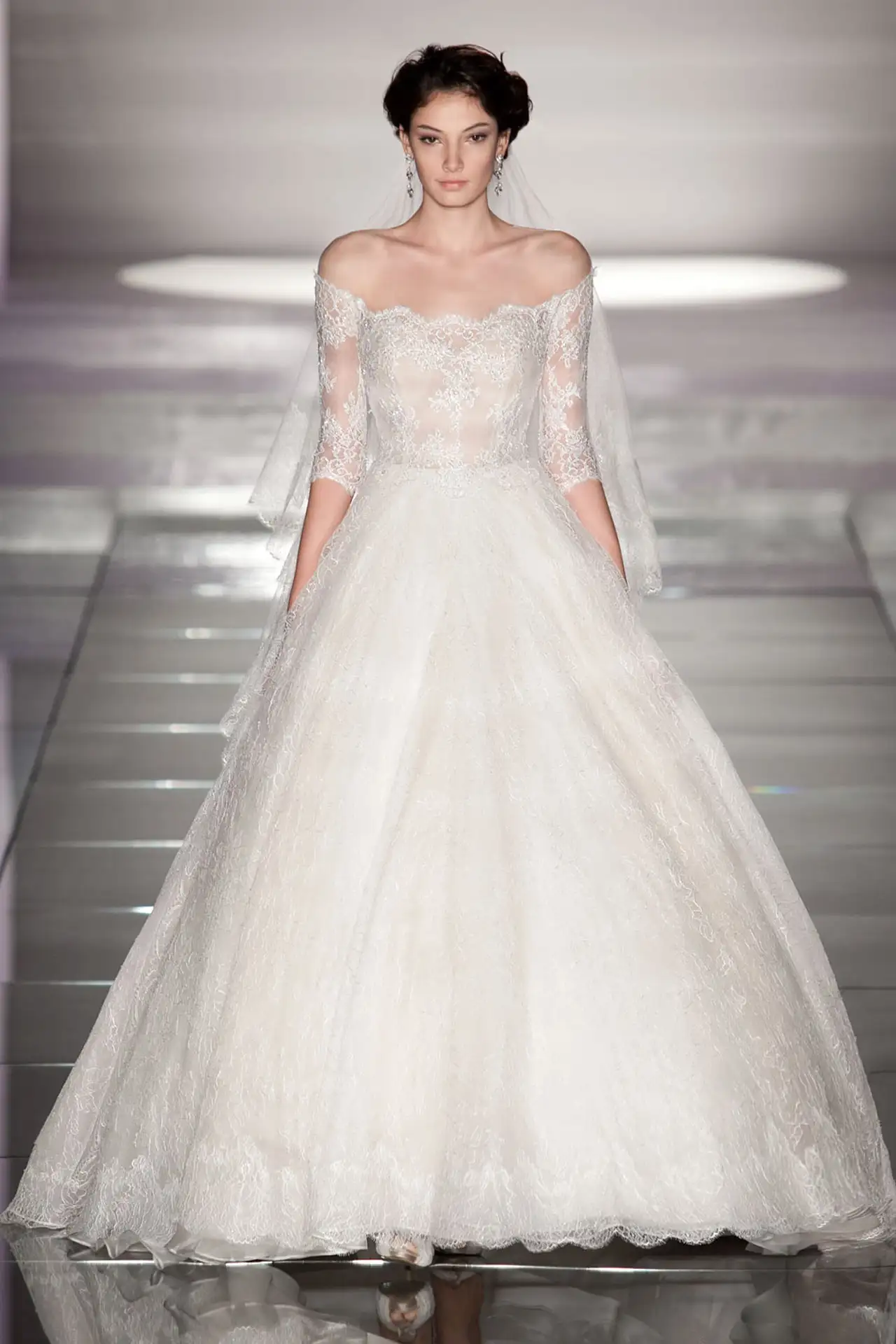 alessandra-rinaudo-ARAB15605PK-SAHARA-Catwalk2015-moda-sposa-2015-70.webp