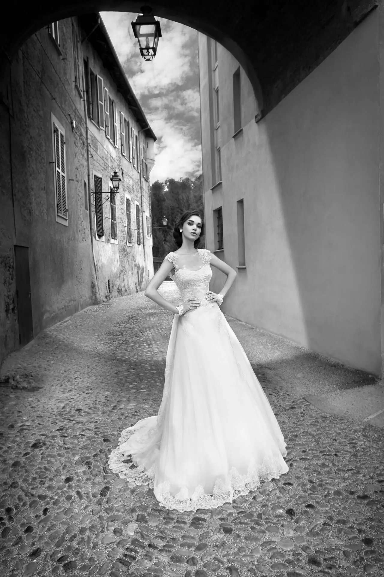 alessandra-rinaudo-ARAB15616PK-SELENA-A-AR_CollezioneSposa2015-moda-sposa-2015-304.webp