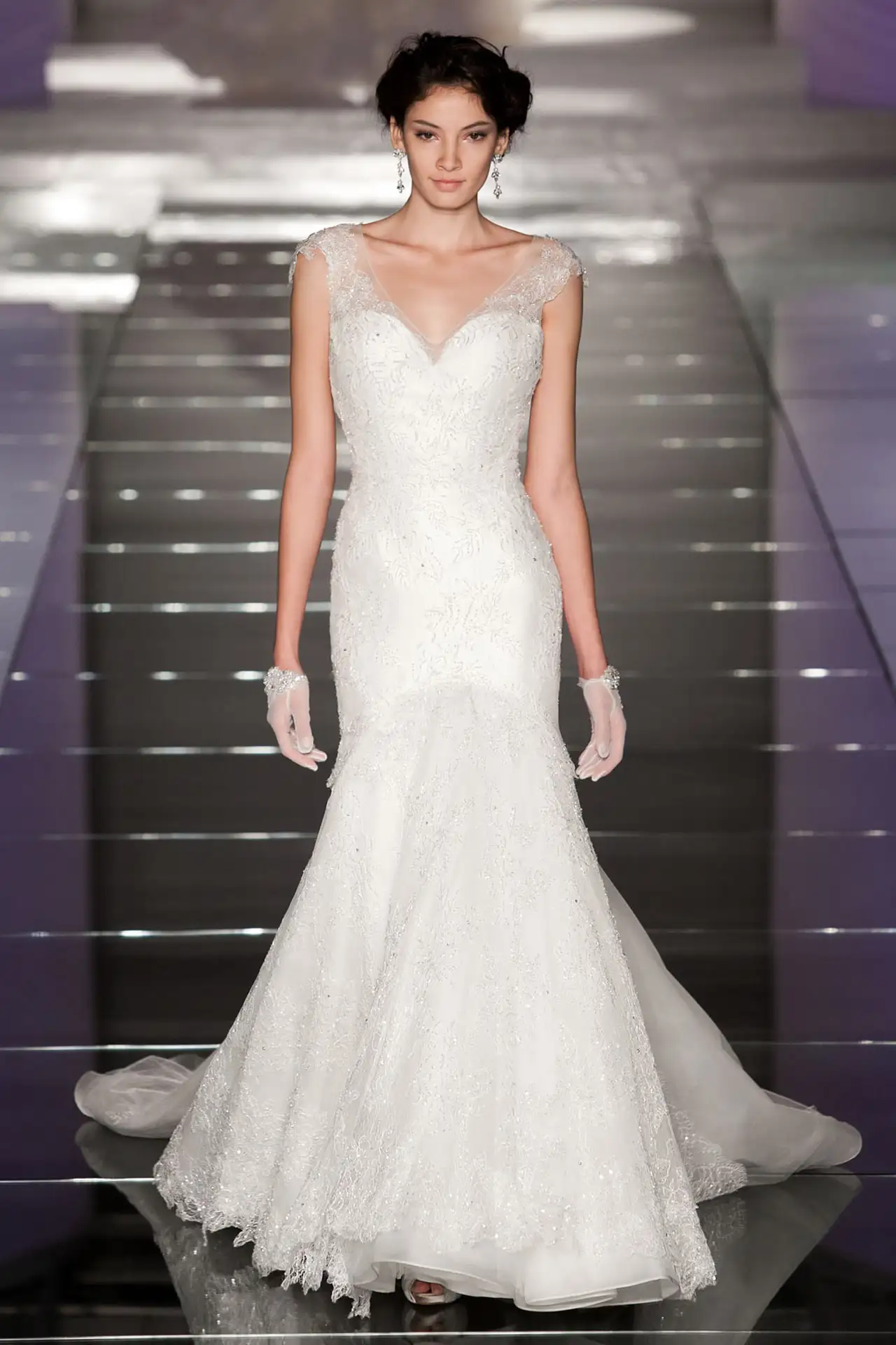 alessandra-rinaudo-ARAB15619IV-SHARLENE-Catwalk2015-moda-sposa-2015-111.webp