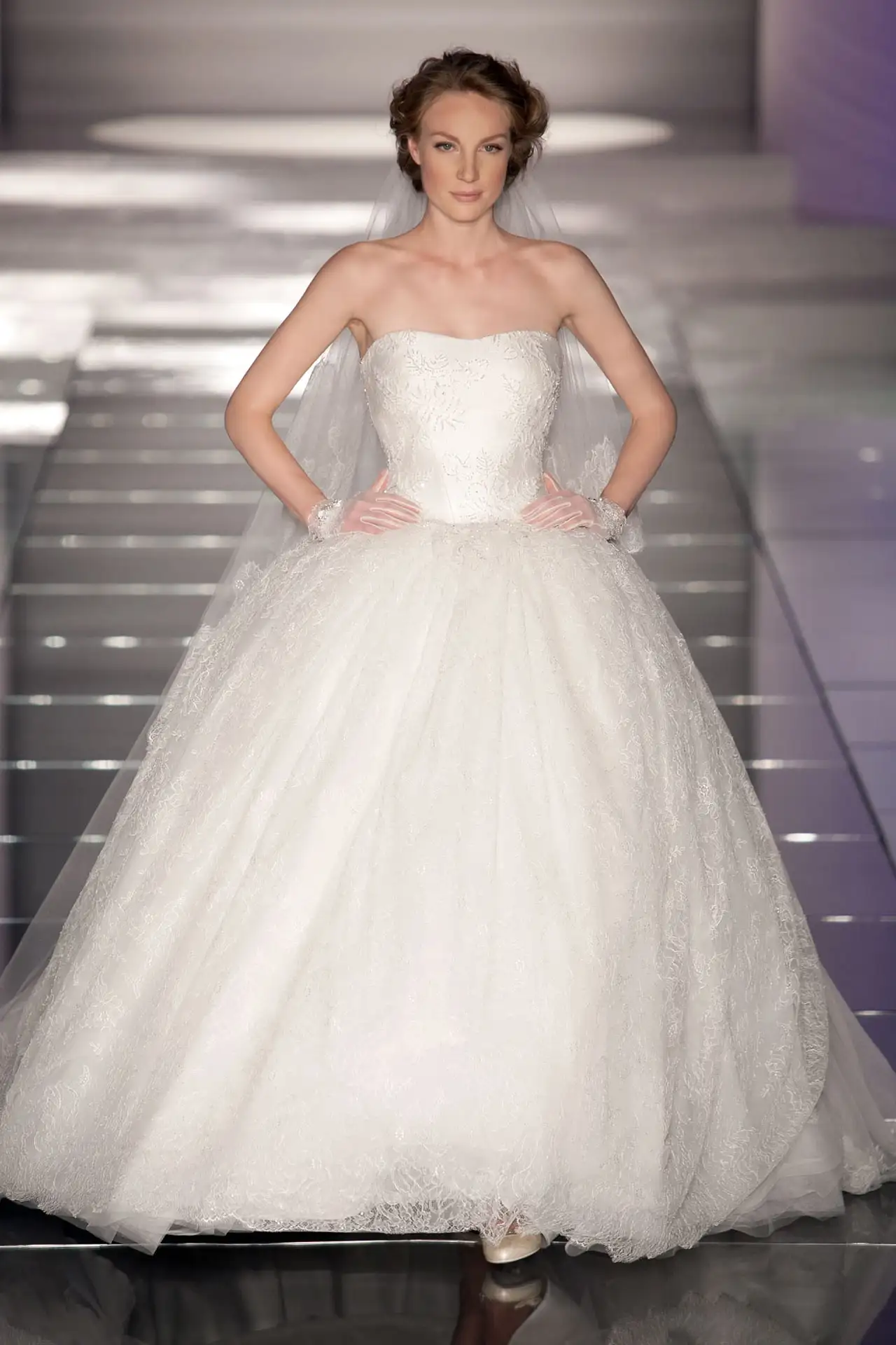 alessandra-rinaudo-ARAB15620IV-SHERLY-Catwalk2015-moda-sposa-2015-829.webp