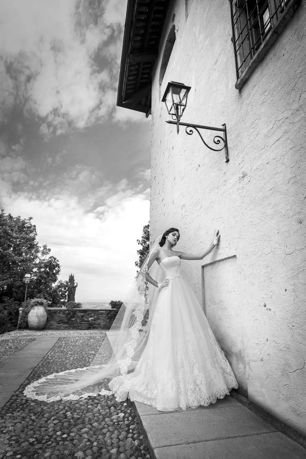 alessandra-rinaudo-ARAB15626IV-SONJA-AR_CollezioneSposa2015-moda-sposa-2015-44.webp