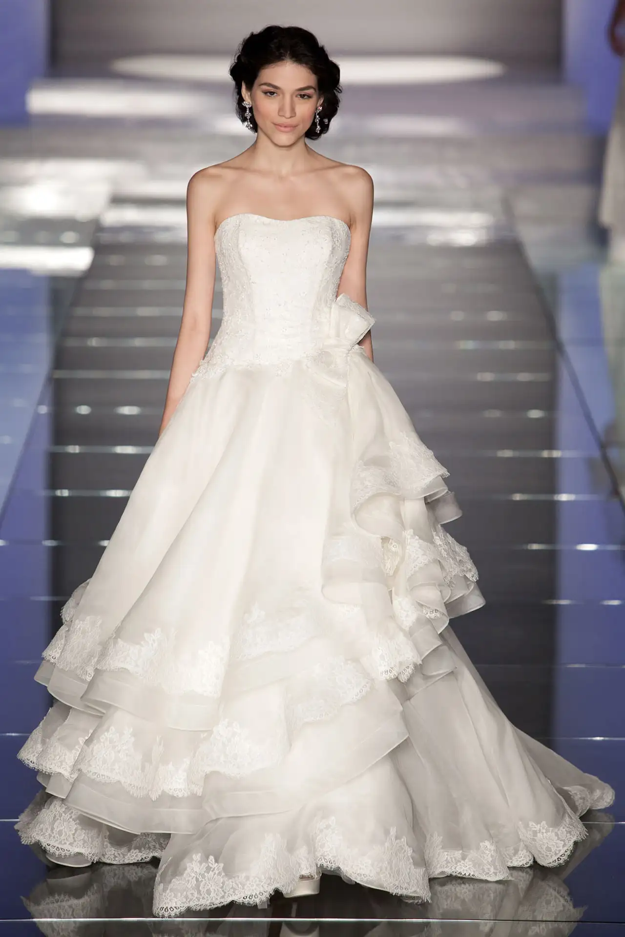 alessandra-rinaudo-ARAB15627IV-SOPHIE-Catwalk2015-moda-sposa-2015-55.webp