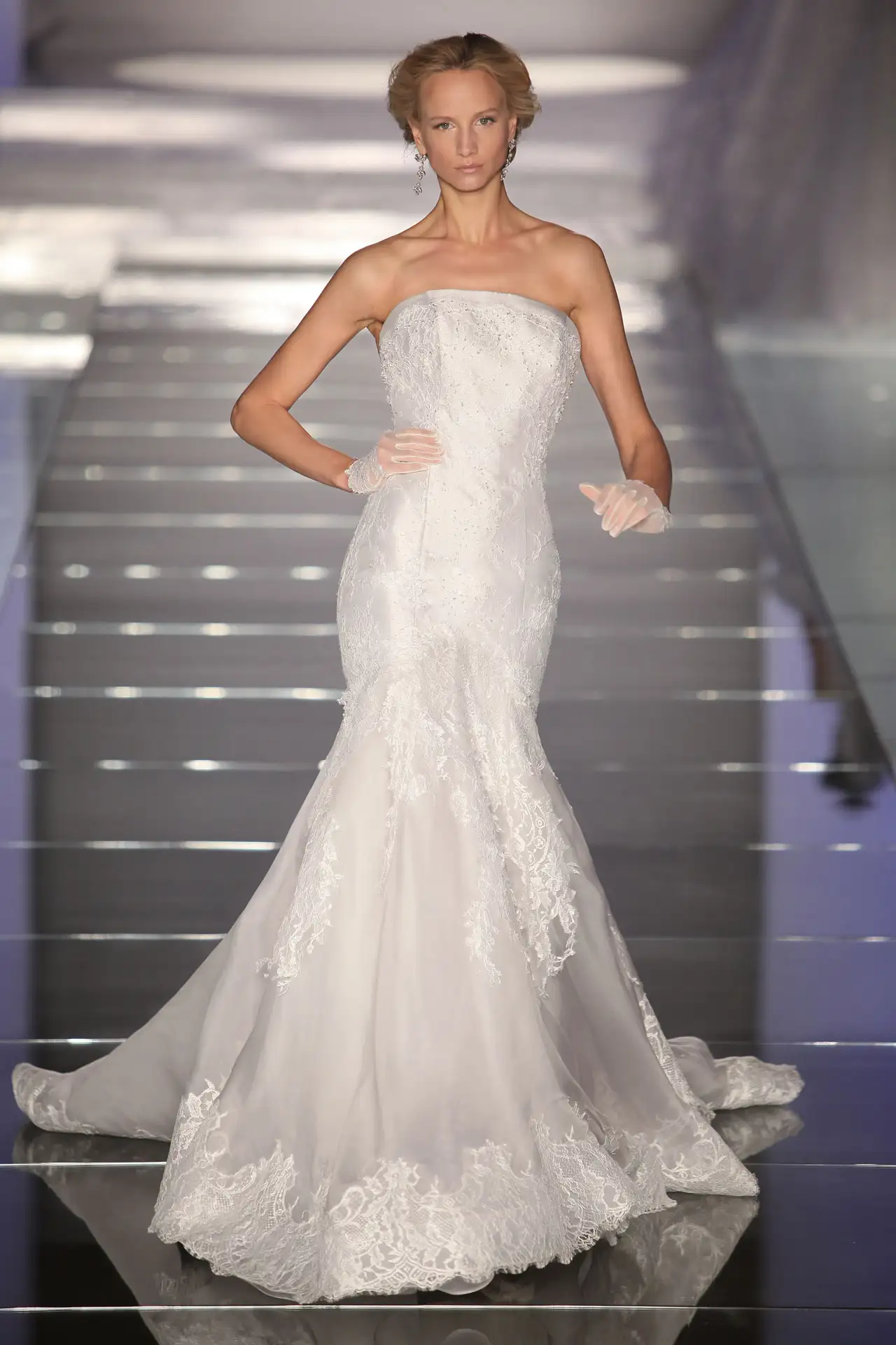 alessandra-rinaudo-ARAB15629SL-SORAYA-Catwalk2015-moda-sposa-2015-924.webp