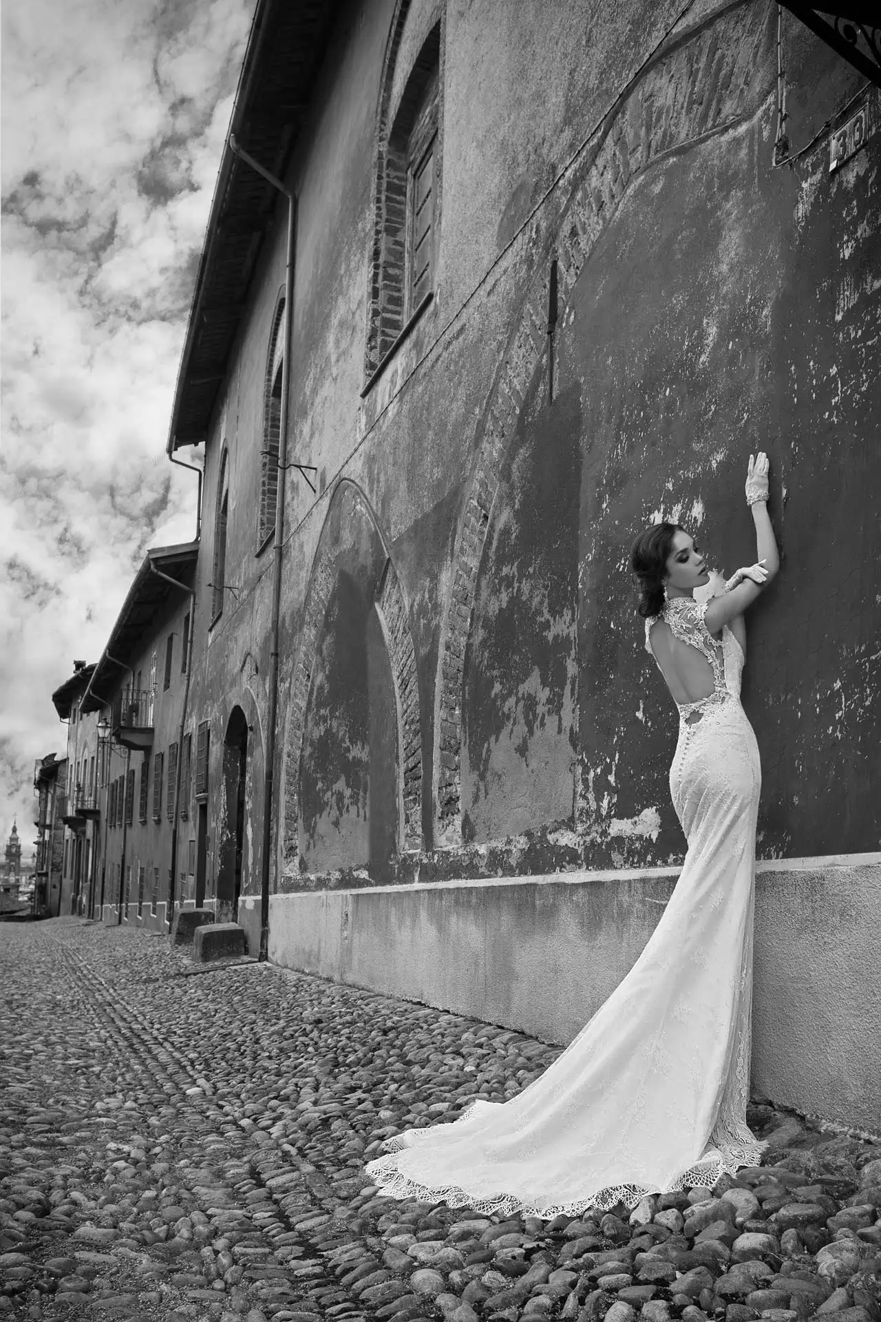 alessandra-rinaudo-ARAB15630IV-STACEY-AR_CollezioneSposa2015-moda-sposa-2015-106.webp